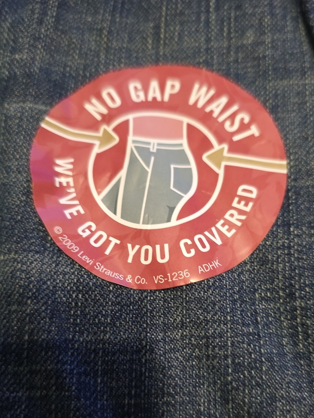 Levi's No Gap Waist Sticker on Dark Blue Denim
